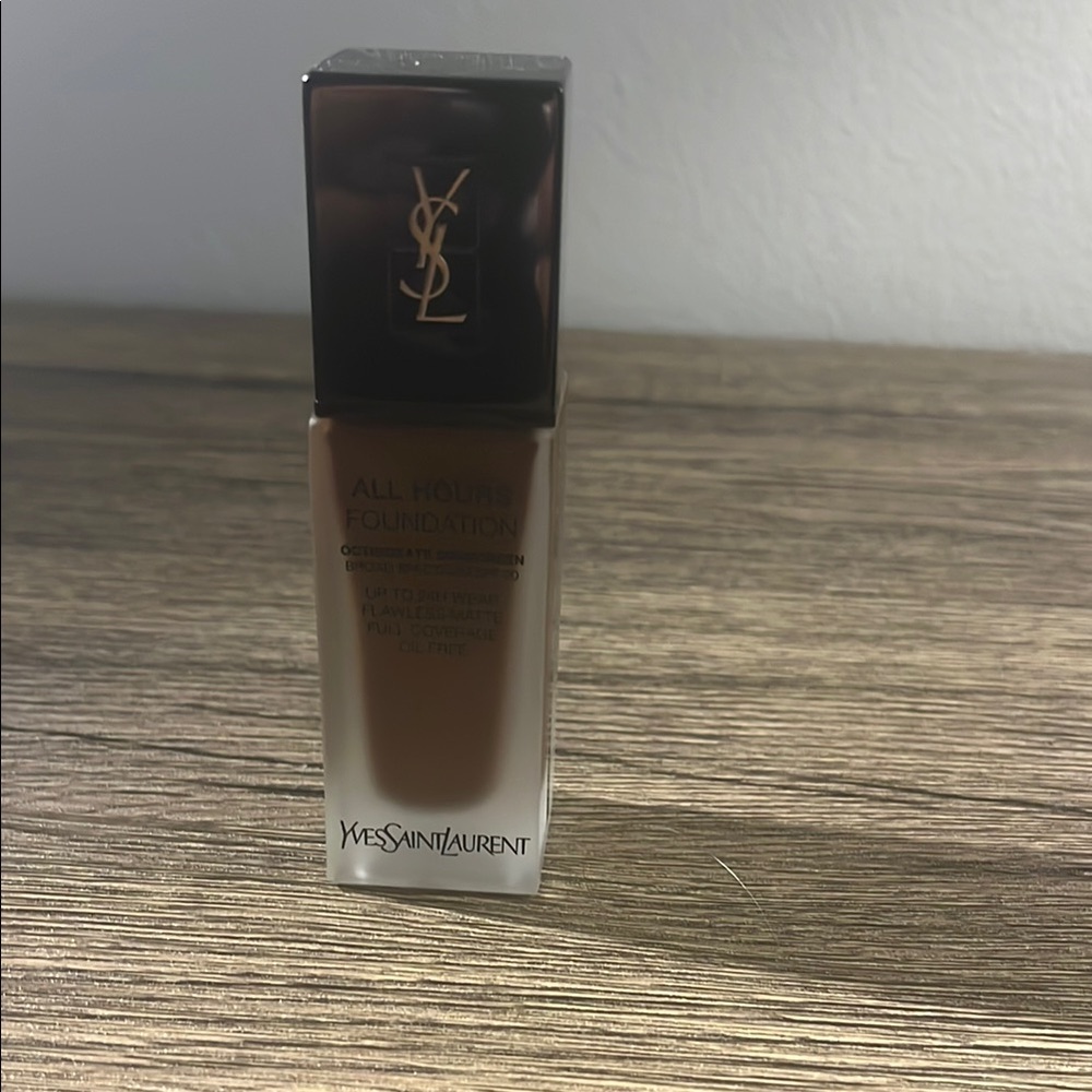 Yves Saint Laurent Tan Foundation Liquid Makeup